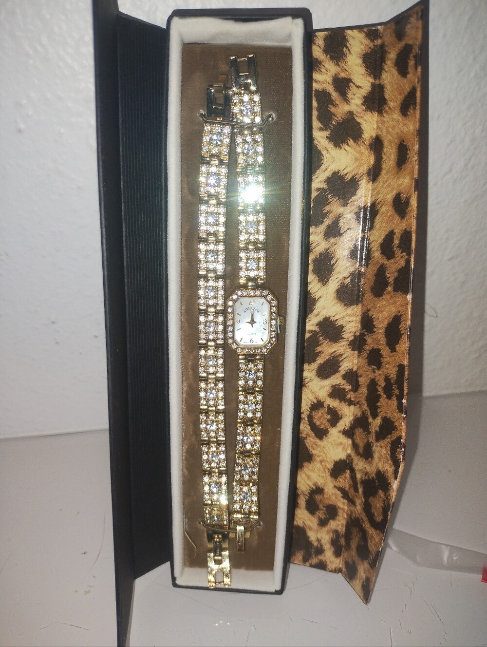 Real Collectibles by Adrienne gold tone Watch/Bracelet 8" length ** NOT Working